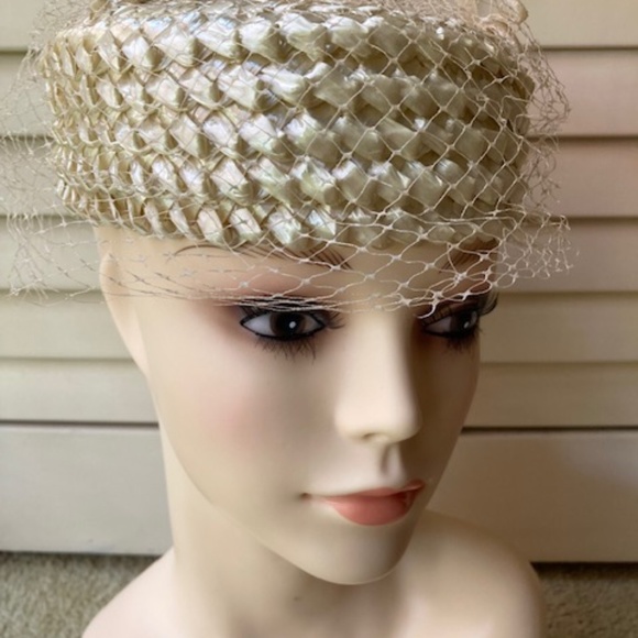 1950's Candy Straw Pillbox Hat - Picture 7 of 13